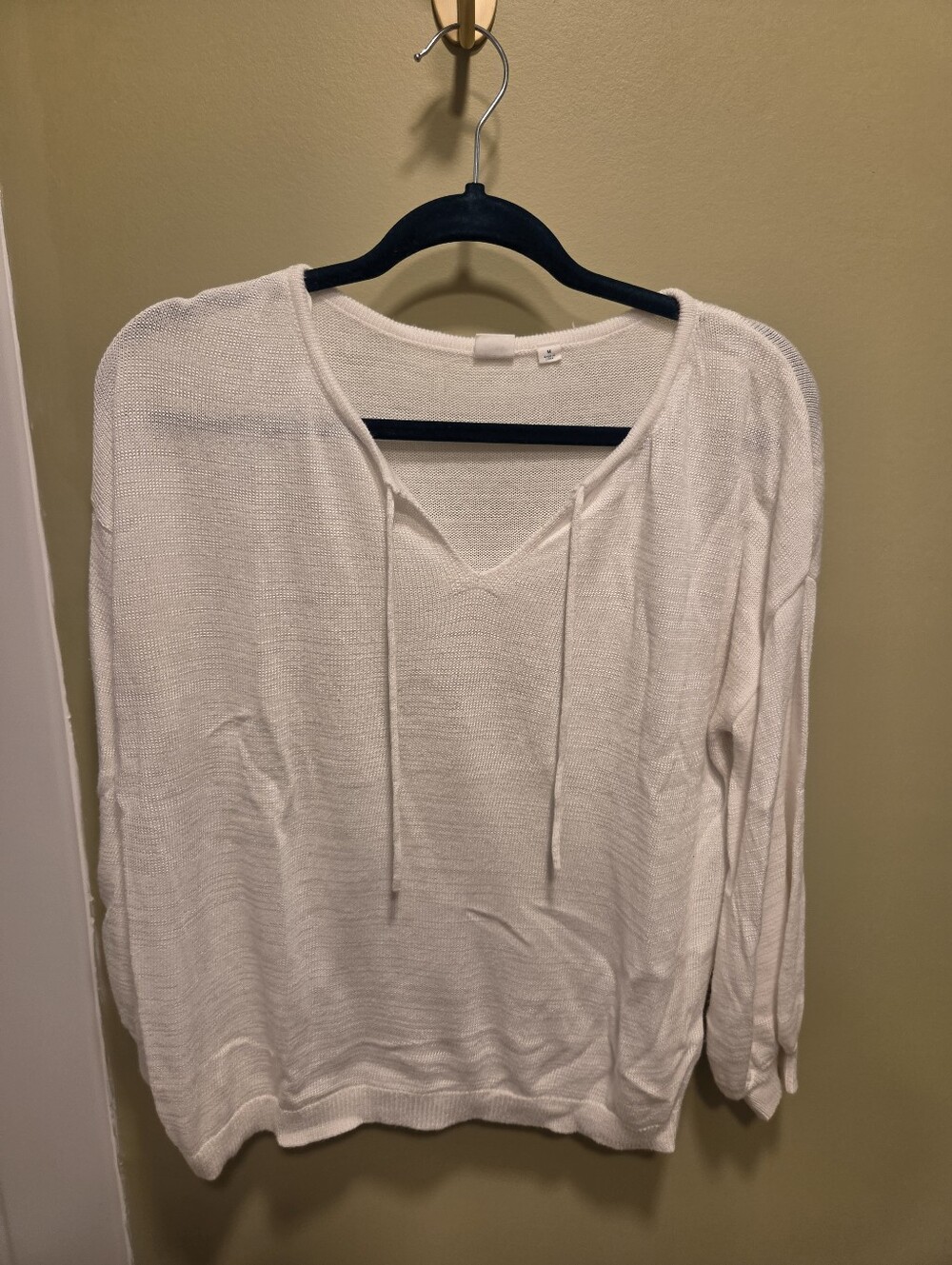 Gap White Quarter Sleeve Shirt With Tie Neckline Size Medium